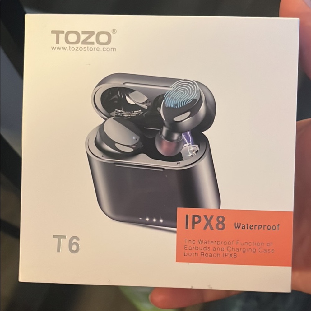 Really great quality earbuds. Only used a couple times.